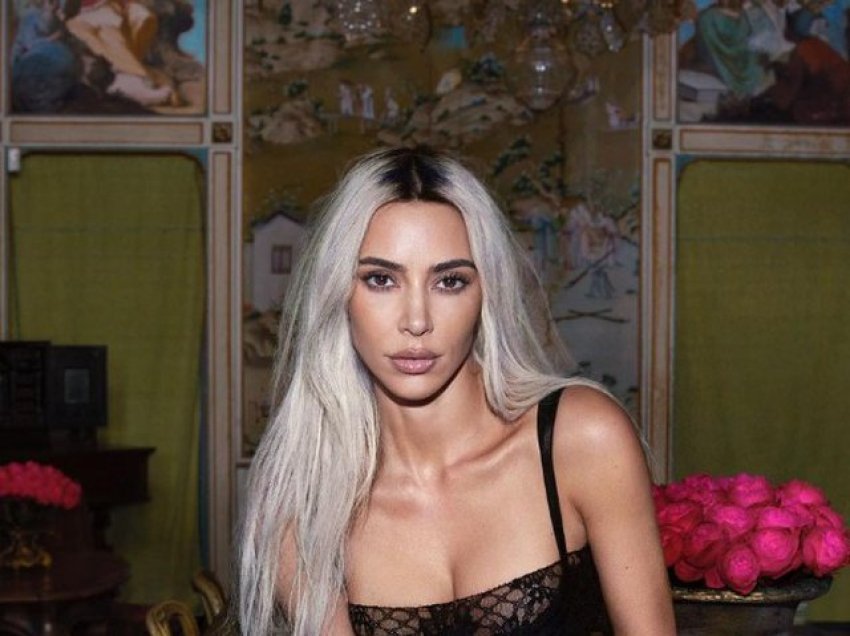 Kim Kardashian përfshihet në turbulenca, ulet me urgjencë avioni!