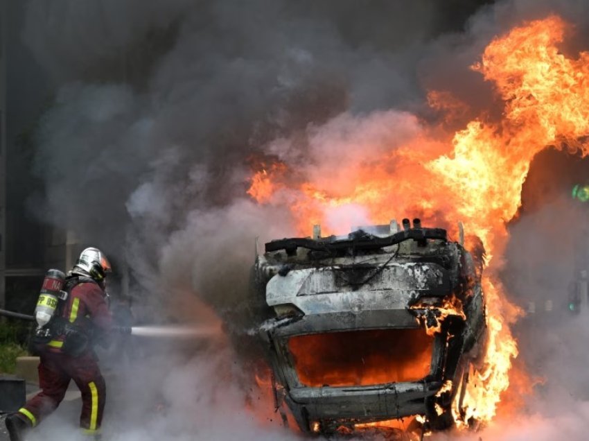 Protestat e dhunshme në Paris