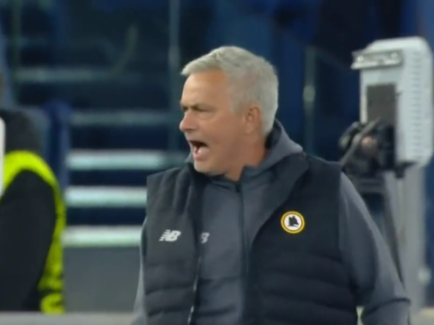 Mourinho shkon te derbi Lazio - Roma U-14 dhe i detyron lojtarët që të shtiren si të dëmtuar!