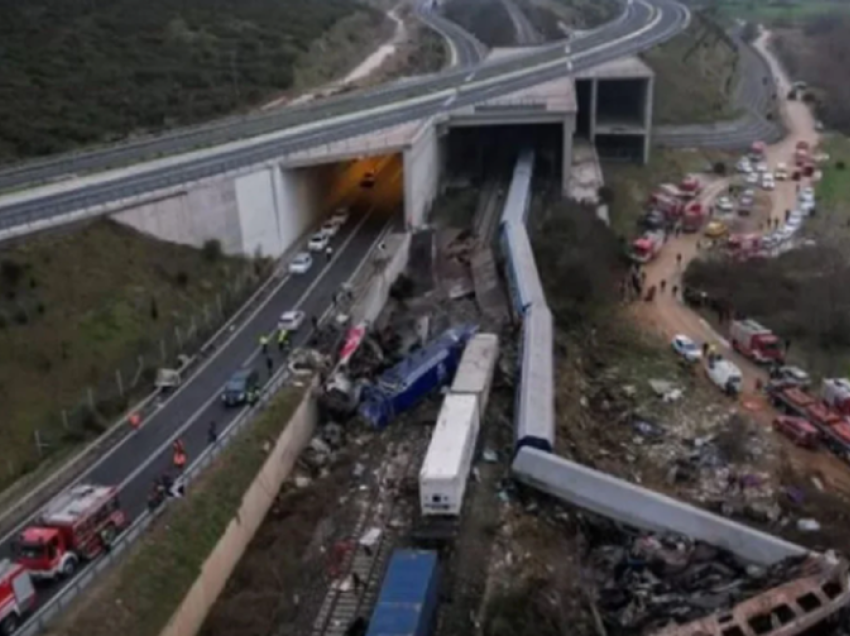 E trishtë! Babë e bir mes viktimave nga aksidenti tragjik