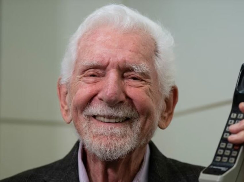 Martin Cooper, shpikësi i telefonit celular mbi përparimet e industrisë 