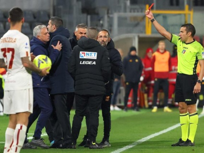 Mourinho do të jetë në stol ndaj “Zonjë së Vjetër”