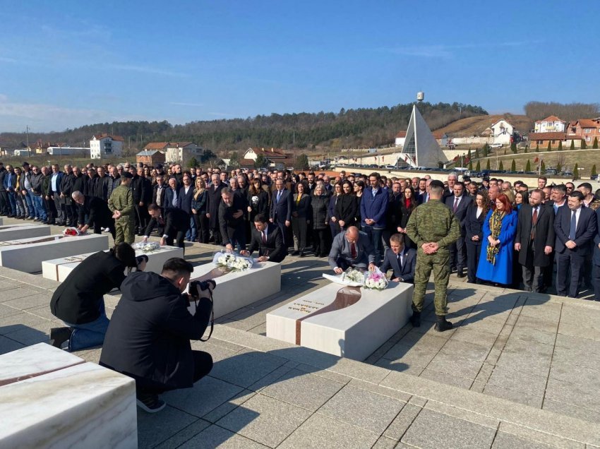 Krasniqi për homazhe në Prekaz: Këtu ka lindur liria e Kosovës