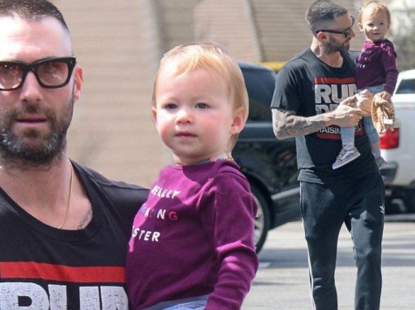 “Unë e dua kaosin…”, për çfarë e ka fjalën Adam Levine? 