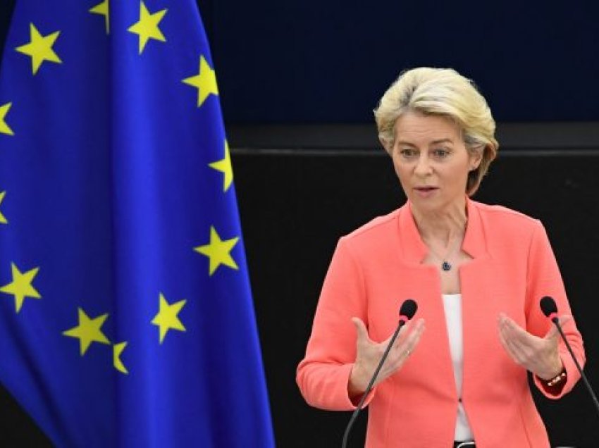 “Iu bashkuan ushtrisë në luftën ruse”, Ursula von der Leyen: Gratë e Ukrainës një frymëzim për të gjithë ne