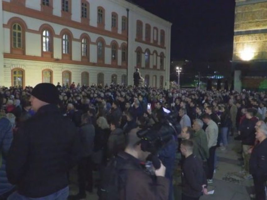 “Nuk e dorëzojmë Kosovën”, në Serbi vazhdojnë protestat kundër planit franko-gjerman