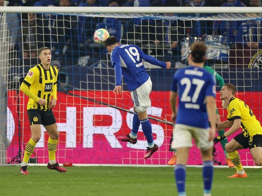 Schalke frenon Dortmundin