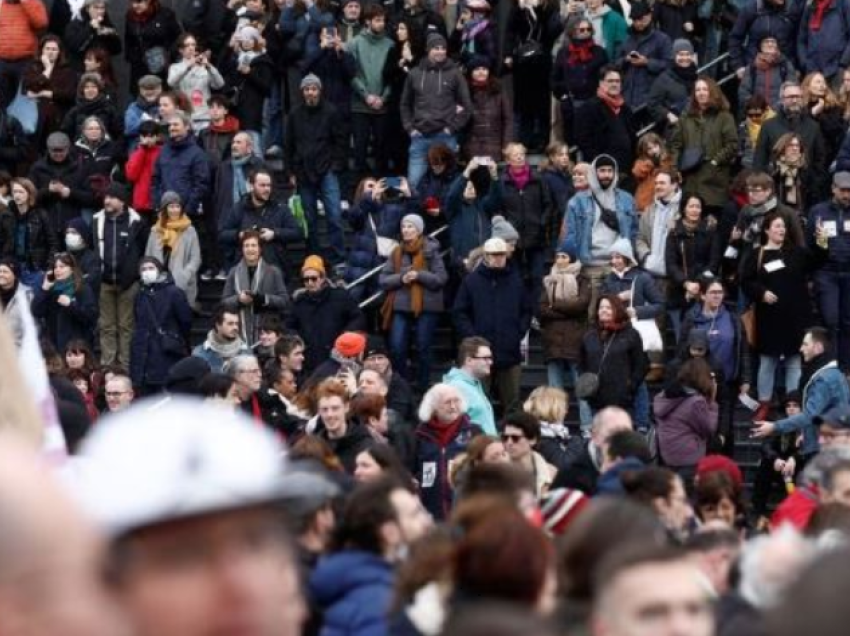 Pavarësisht protestave, senati francez miraton reformën për rritjen e moshës së pensionit