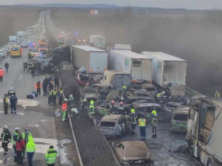 Aksident zinxhiror, përfshihen 42 automjete në një autostradë të Hungarisë