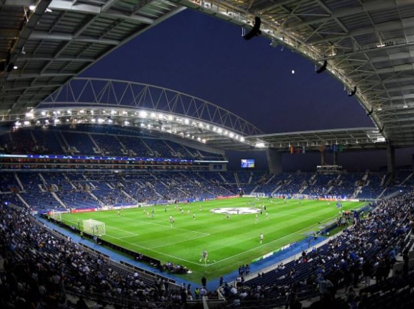 Rrreth 1000 tifozë zikaltër rrezikojnë të mbeten jashtë stadiumit