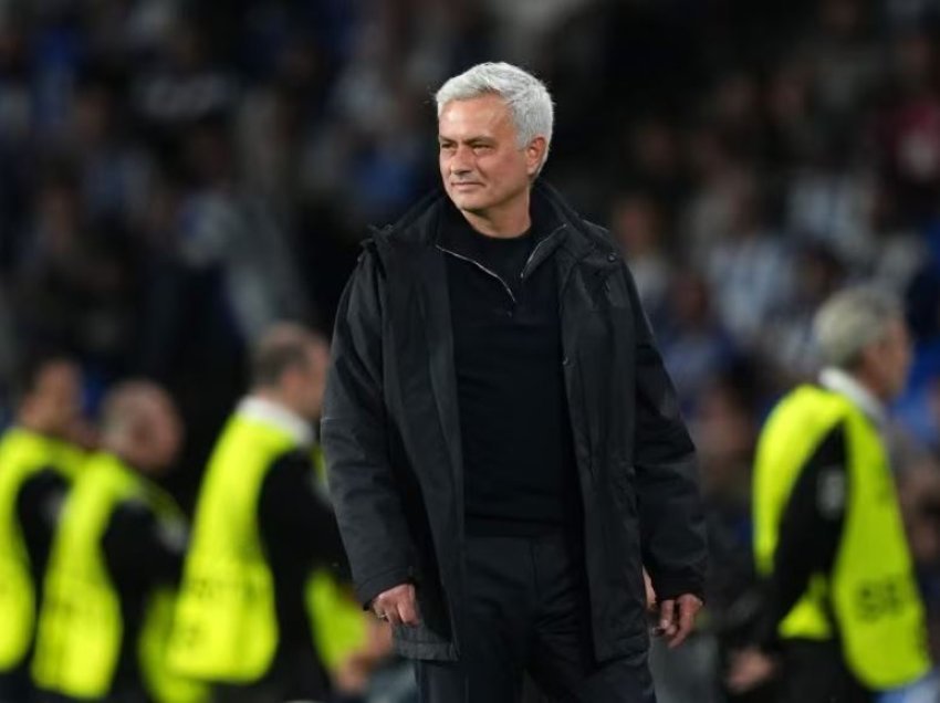 Mourinho “mbret” i ironisë