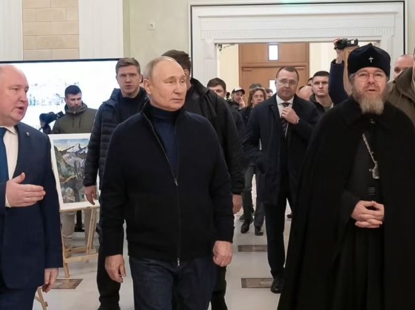 Presidenti rus Vladimir Putin viziton Krimenë