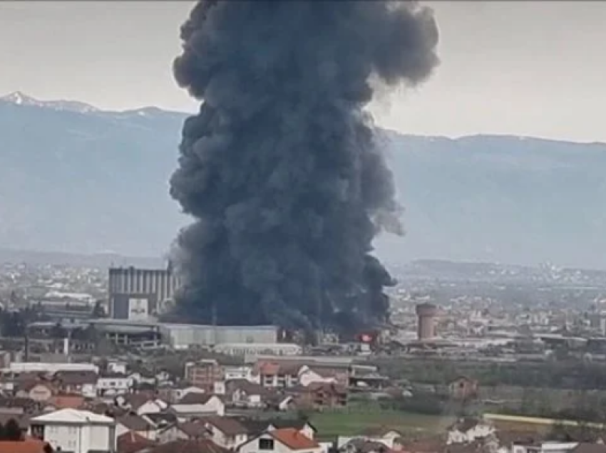 Dëme të mëdha nga zjarri në ELKOS Center në Pejë, Gashi: Zjarri nuk është shuar ende