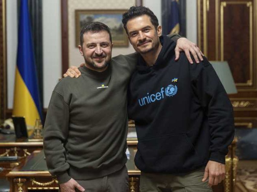 Orlando Bloom viziton Zelenskyn në Kiev 