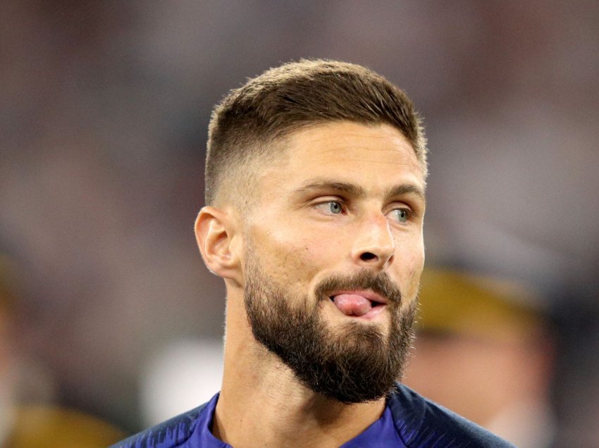 ​Giroud mbetet te Milani