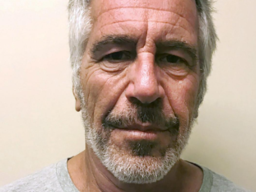 Nga drejtori i CIA-s te këshilltarja e Obamës, zyrtarët më të cilët është takuar pedofili Jeffrey Epstein pas akuzave