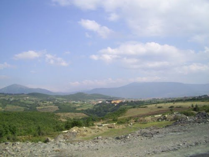 I shkuan tinëz në shtëpi, këta janë babë e bir nga Gjakova të dyshuar për sulmin ndaj 60-vjeçarit