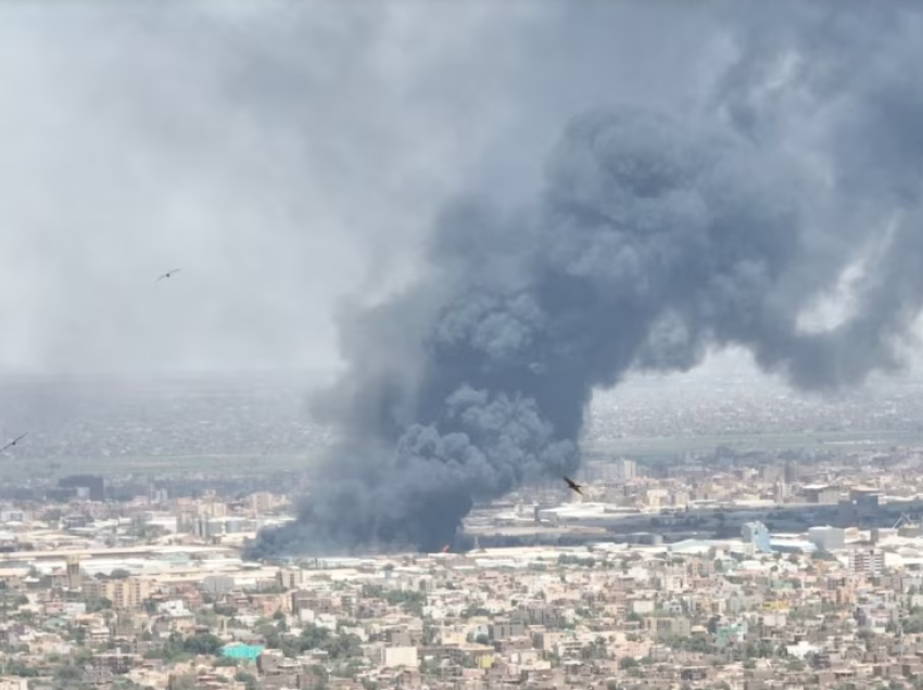 Mbi 300.000 të zhvendosur brenda vendit nga konflikti në Sudan