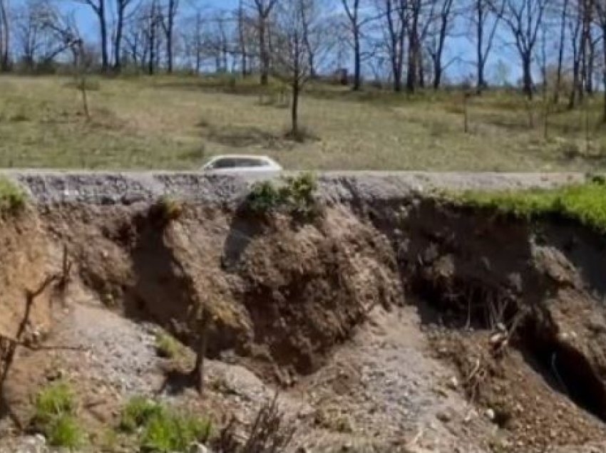 Shembja e dheut në magjistralen Prishtinë - Gjilan rrezikon banorët