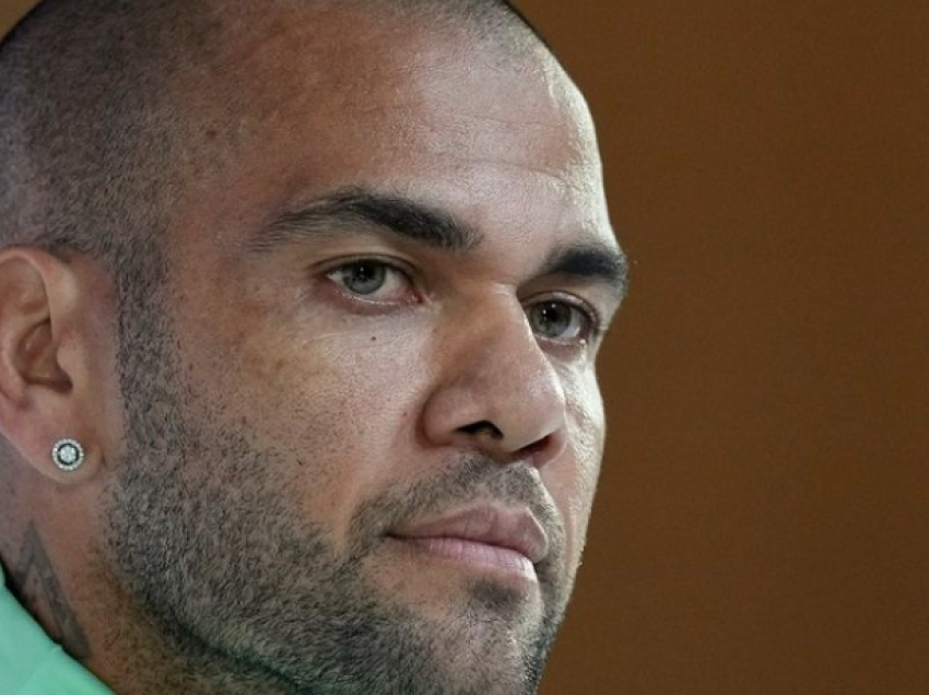 “Po dobësohet dita ditës, të burgosurit e shajnë Dani Alves në burg”