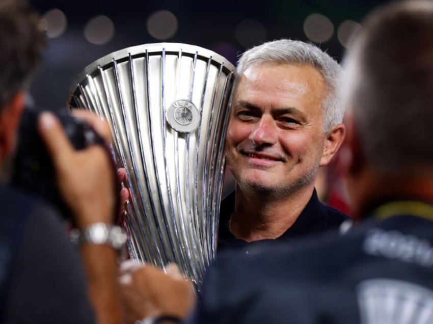 Mourinho buzëqesh përpara gjysmëfinales