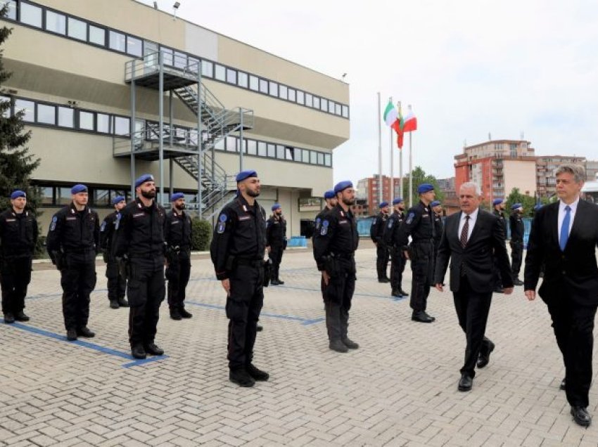 Xhandarët e EULEX-it nderohen me Medaljen e Shërbimit në Kosovë, merr pjesë edhe Sveçla 