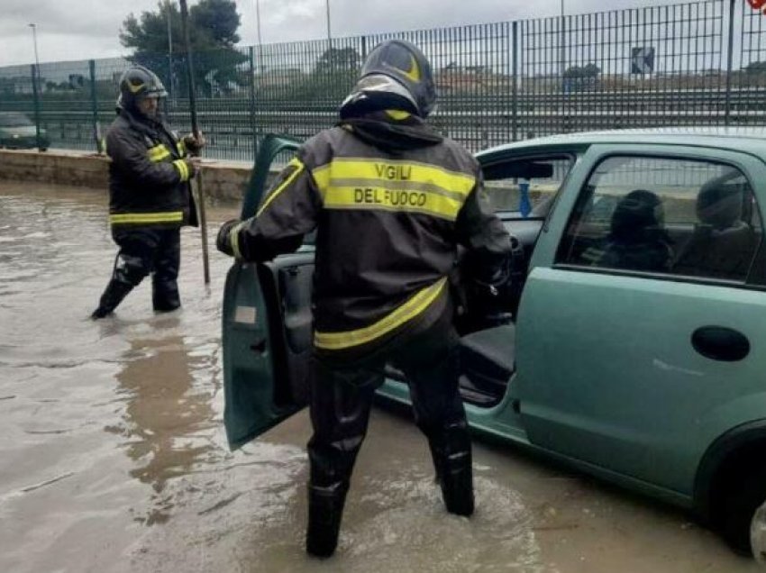 Italia përfshihet nga moti i keq, mbyllen shkollat