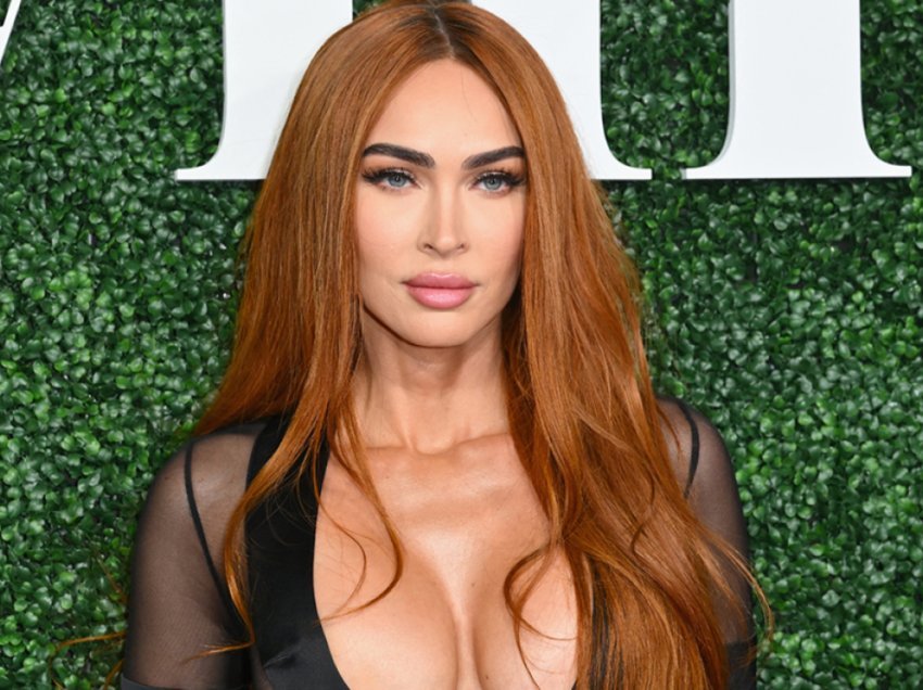 Megan Fox tërheq vëmendjen me një fustan të zi transparent