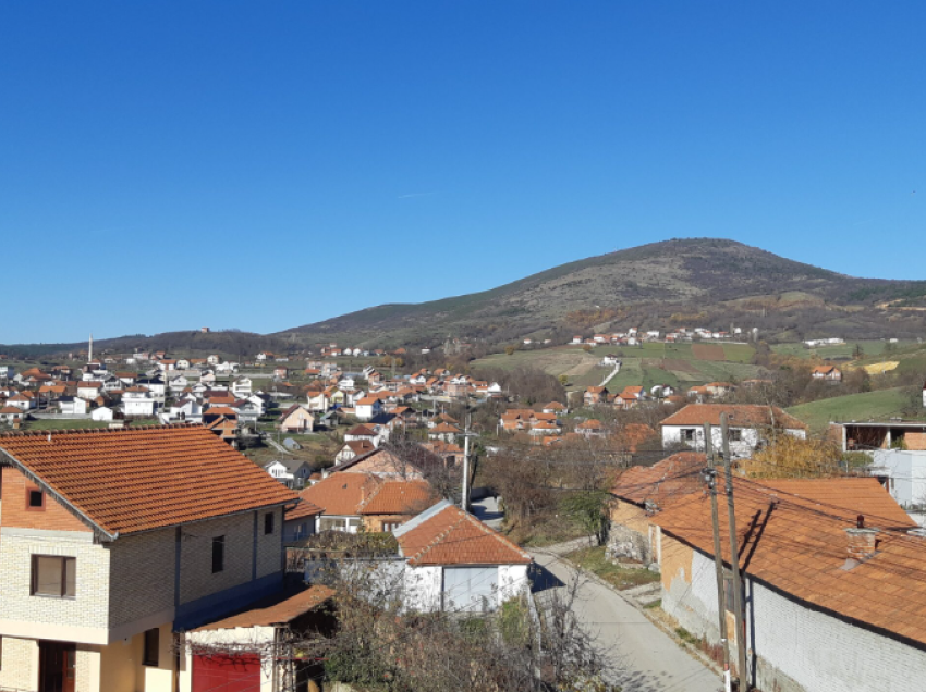 “Të pret plumbi në ball”/ Konflikt për pronë mes dy personave në Kçiq të Mitrovicës, shoqërohet në Polici 49-vjeçari