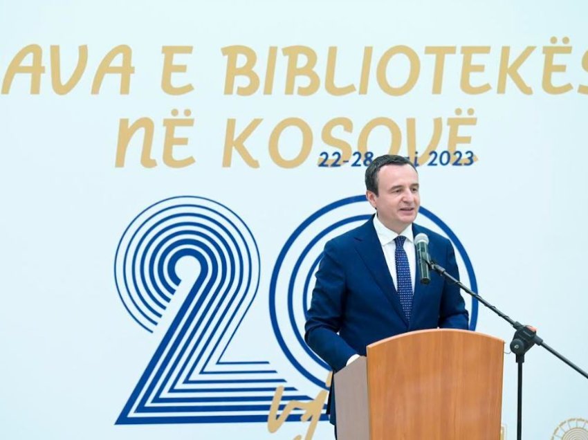 Kurti merr pjesë në hapjen e bibliotekës së Adem Demaçit, në kuadër të Javës së Bibliotekës