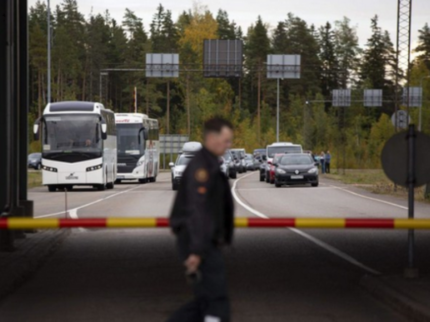 Numër rekord rusësh u vendosën në Finlandë në 2022, thonë autoritetet nordike