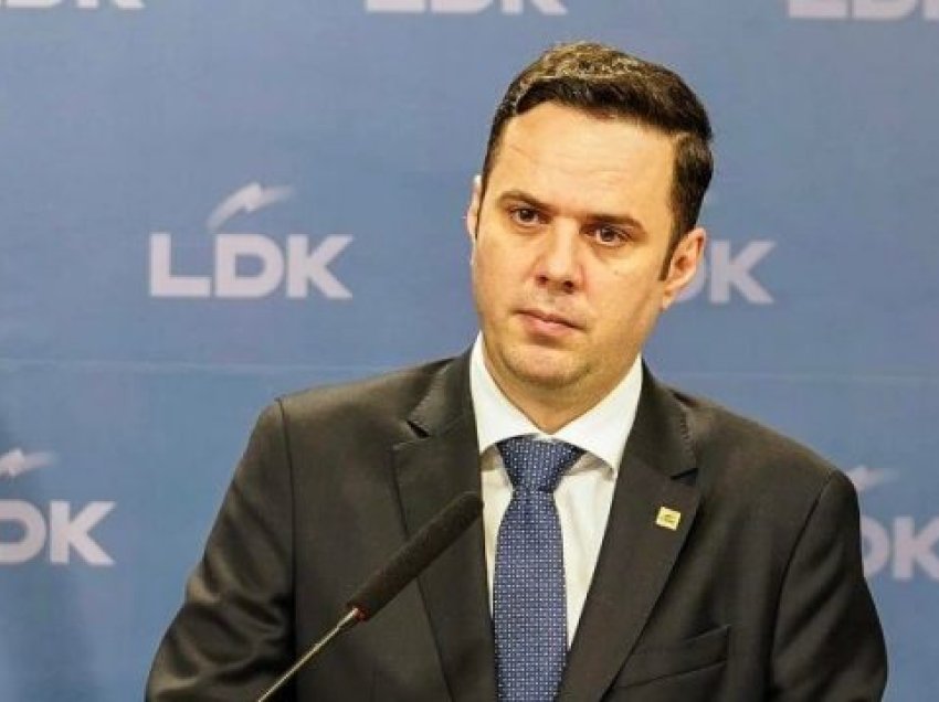 Sanksionet ndaj Kosovës/ Reagon Abdixhiku: Albin Kurti dhe politika e tij nuk e bën dot Kosovën shtet evropian