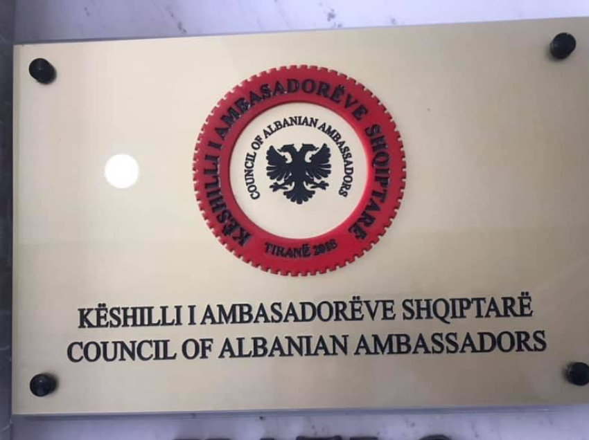 Këshilli i Ambasadorëve Shqiptarë: Ndërkombëtarët të ruajnë neutralitetin dhe të mbështesin Kosovën