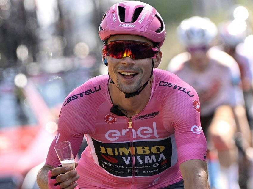 Triumfon slloveni Primoz Roglic