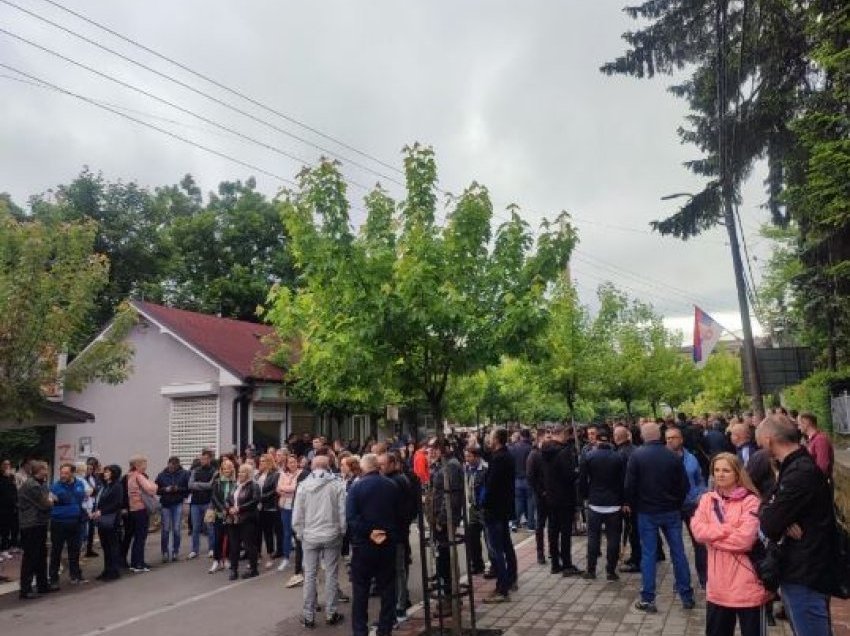 Nis protesta në Zveçan