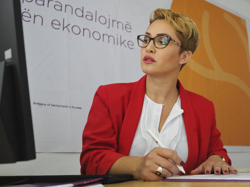 Luljeta Aliu paditet nga bashkëshorti, kërkon ndihmë nga punëtorët e Minimax-it