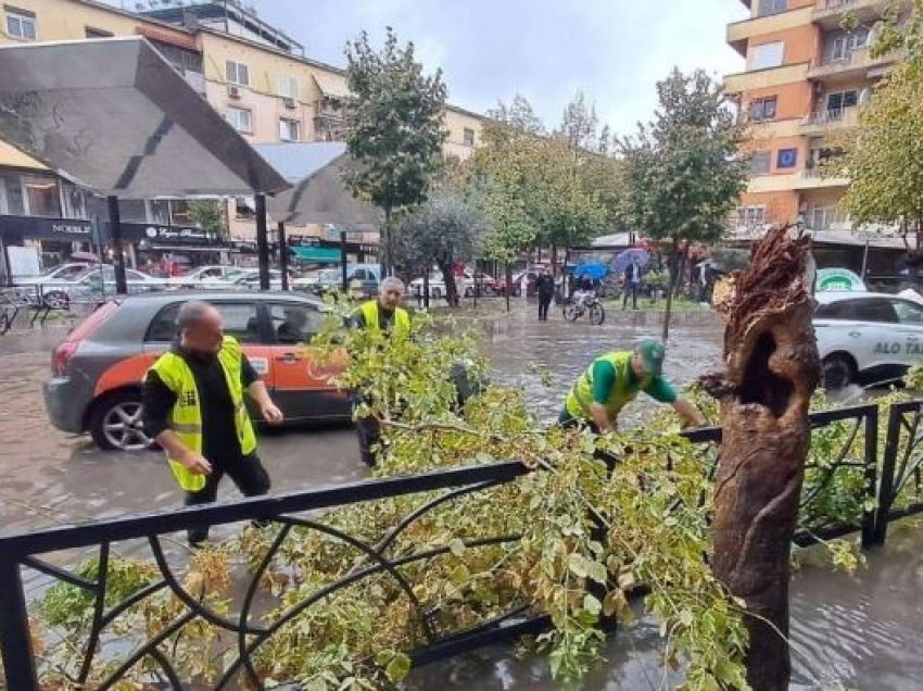 Stuhia “Ciaran” godet Shqipërinë/ Reshje me intensitet të lartë gjatë natës, aksi Theth-Ndërlysaj i bllokuar