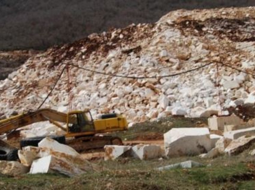 Mbetën të bllokuar në zonat e ujërave termalë të Bënjës, policia shpëton 23 turistë