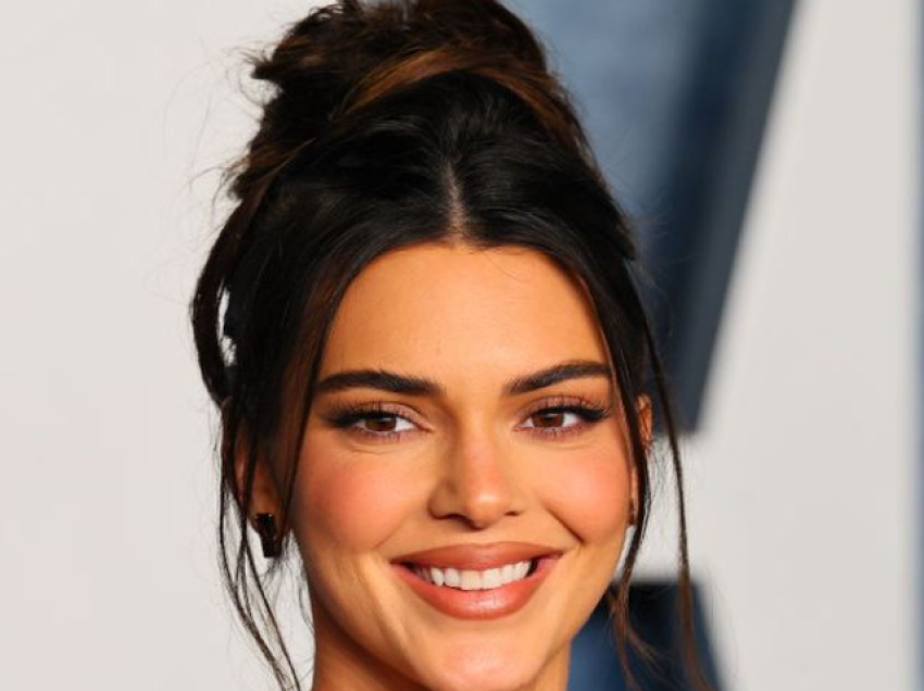 Kendall Jenner ndez rrjetin, shfaqet nudo në bashkëpunim me Jacquemus