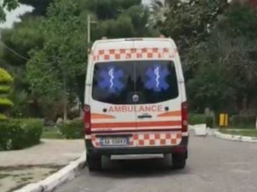 41-vjeçarja helmohet nga kërpurdhat në Devoll, shkon në spital në gjendje të rëndë