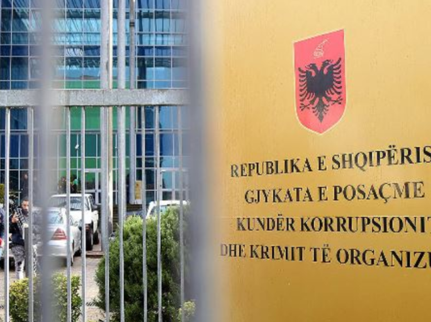 Kërkoi 2 mijë euro për lirimin e të arrestuarit që u kap me drogë, dënohet me 3 vite burg ish-polici