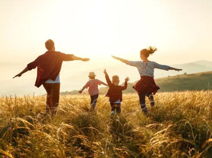 Nuk ka familje perfekte, sepse perfeksioni gjeneron pakënaqësi