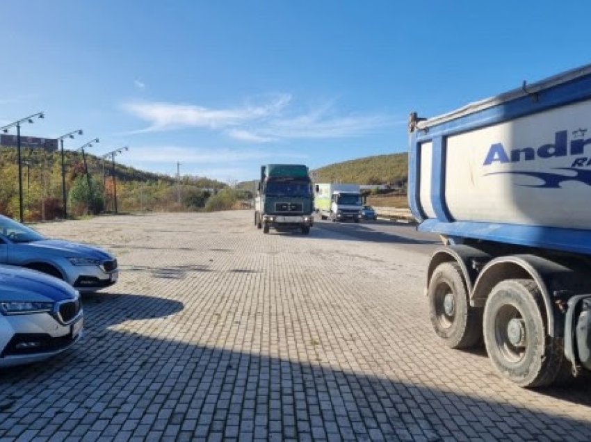 ​Kamionët dhe autobusët, fokusi një javor i policisë që shqiptuan mbi 150 tiketa