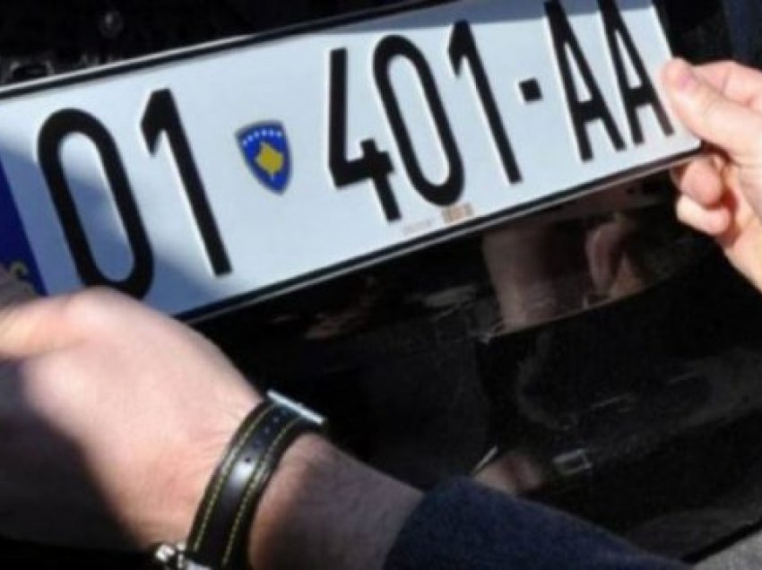 1 mijë e 476 serbë i konvertuan targat nga ato ilegale në RKS