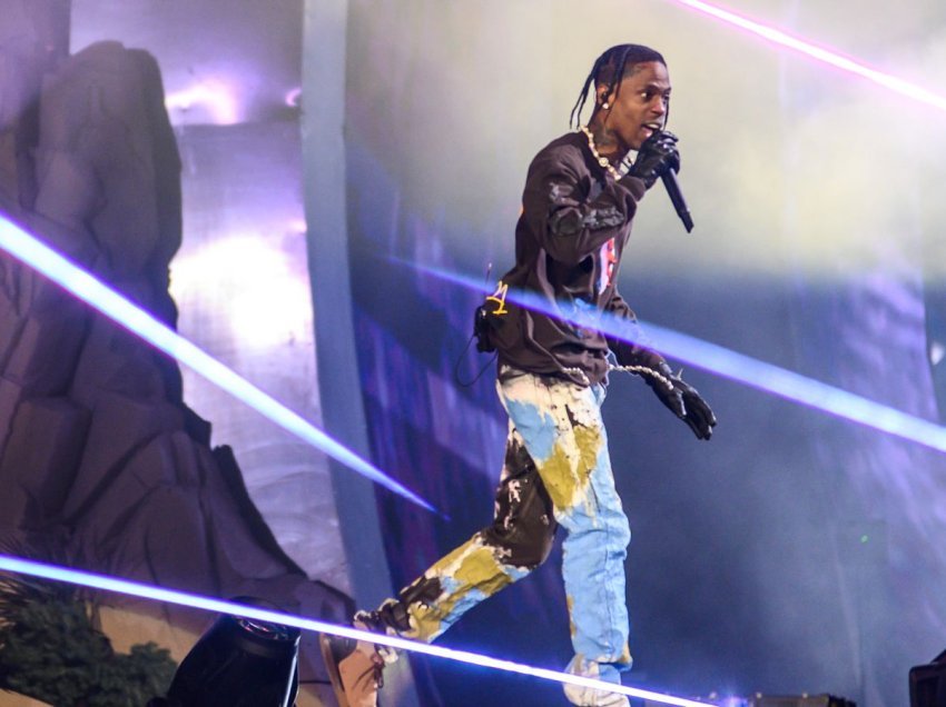 Reperi Travis Scott flet për tragjedinë e Astroworld