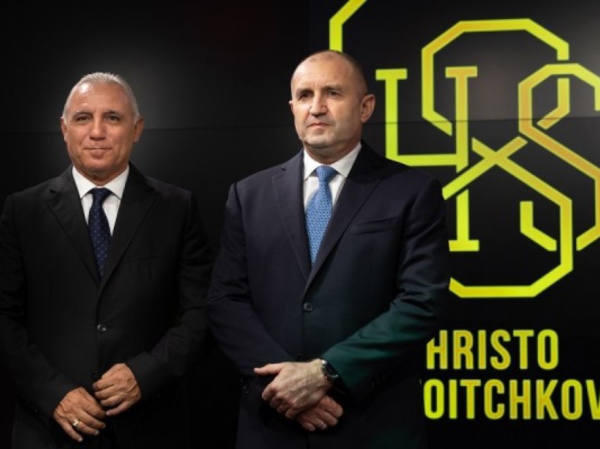 ​Radev merr pjesë në ceremoninë e legjendës së futbollit Hristo Stoichkov