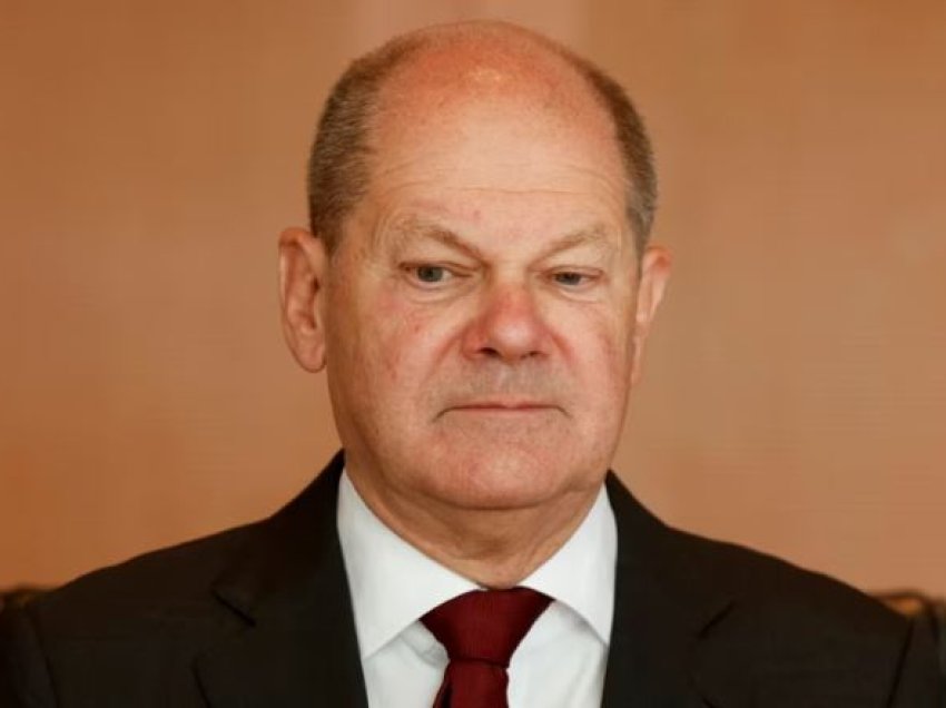 Scholz i bën thirrje Putinit të tërheqë trupat nga Ukraina