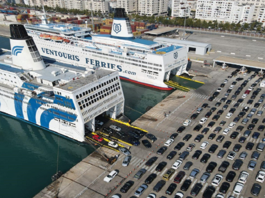 Rikthehet lundrimi në brigjet e Adriatikut, nisen tragetet nga Porti i Durrësit dhe i Barit