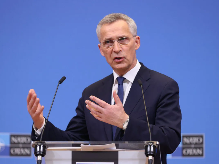 Stoltenberg mbërrin në Kosovë