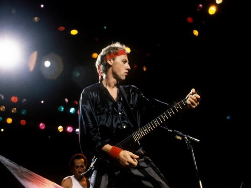 ​Ish-frontmeni i Dire Straits, Mark Knopfler, shet më shumë se 120 kitare